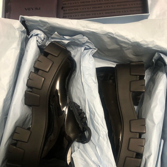 Authentic Prada Monolith Derby Shoes in Patent Black - Picture 16 of 16